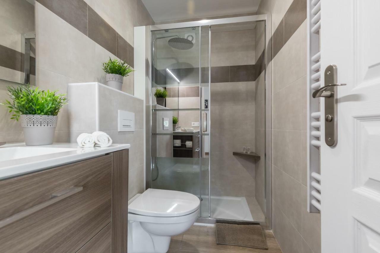 Sleep In Antibes City Center Apartment Bagian luar foto